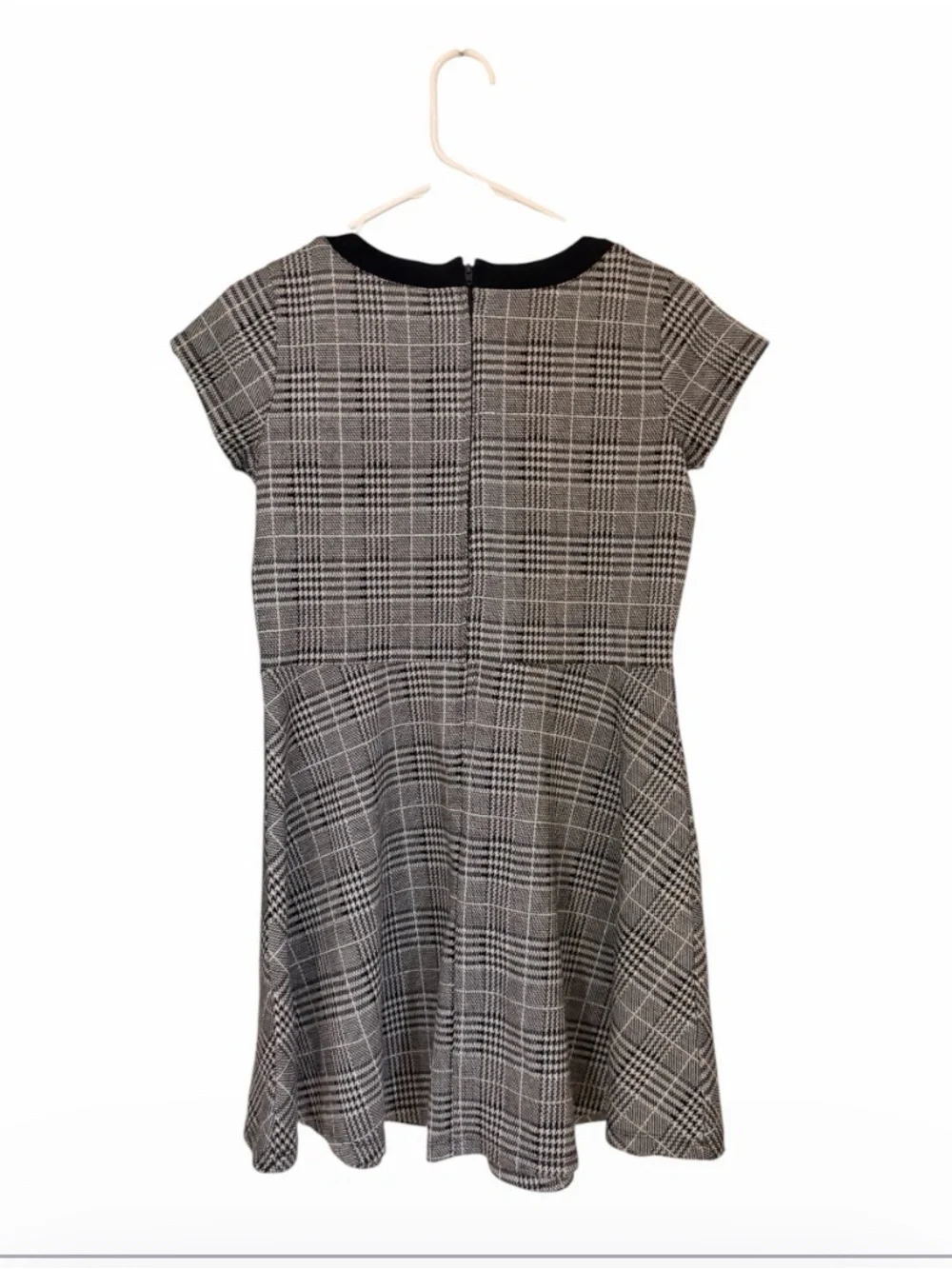 The Children's Place Black & White Dress Good Preowned Condition - Picture 3 of 4